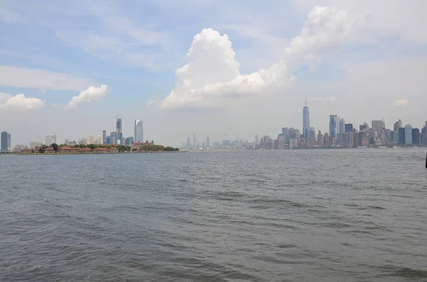 River Water Buildings New York City Clouds — Stock Photo, Image