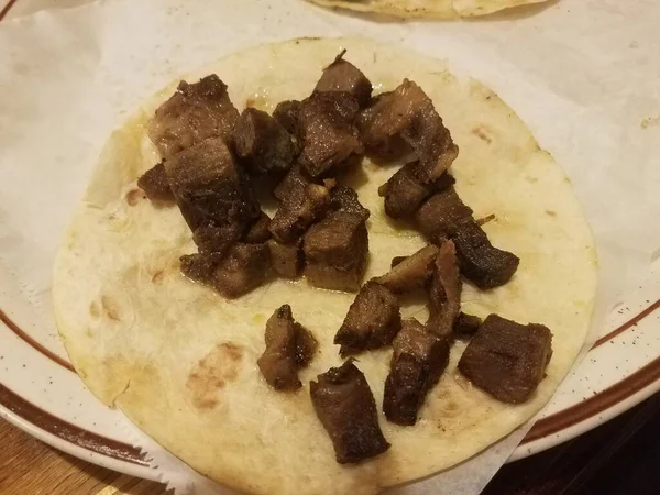 Μεξικανική Τροφίμων Τορτίγια Taco Κρέας Γλώσσα Βοείου Κρέατος — Φωτογραφία Αρχείου