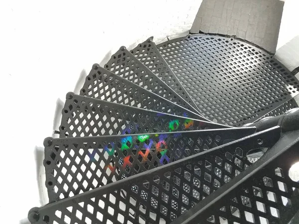 Regenbogenfarben Auf Schwarzen Metallstufen Oder Treppen Leuchtturm — Stockfoto