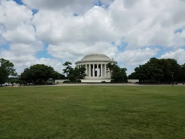 Jefferson Monument Washington Monument Gras — Stockfoto
