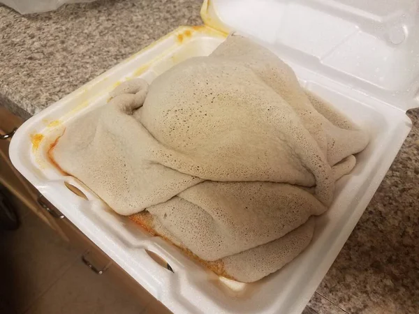 Vet Ethiopisch Injera Brood Een Gaan Container — Stockfoto