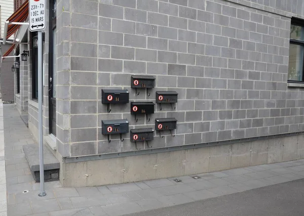 Ladrillo Gris Muro Cemento Del Edificio Con Muchos Buzones — Foto de Stock