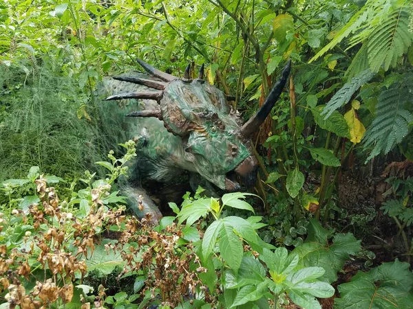 Ein Grüner Dinosaurier Mit Hörnern Wald Oder Wald — Stockfoto