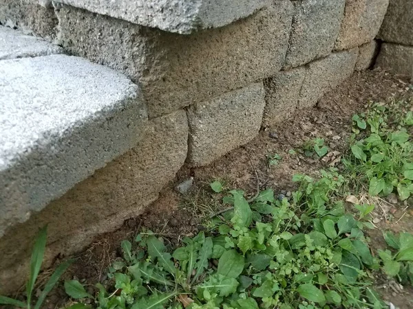 Сірі Цементні Шлакоблоки Дрібною Жабою Ґрунті — стокове фото