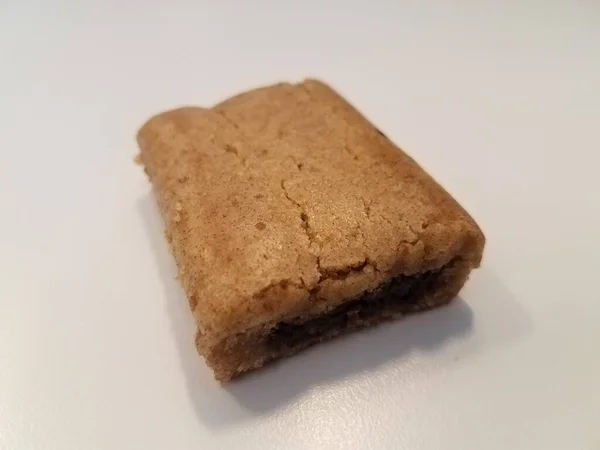 Biscoito Fruto Figo Uma Superfície Branca — Fotografia de Stock