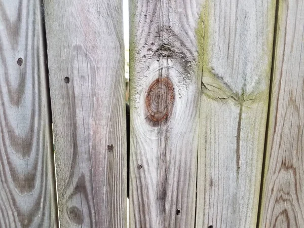 Bruin Houten Hek Met Een Oogvorm Een Plank — Stockfoto