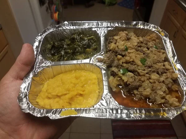 Etiopské Jídlo Mastné Hovězí Střevo Špenát Žlutá Zelenina Kuchyni — Stock fotografie