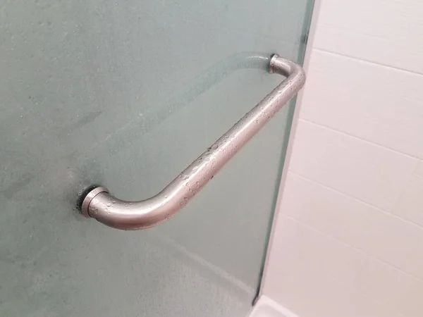 Glazen Schuifdeuren Voor Douche Met Handvat Badkamer — Stockfoto