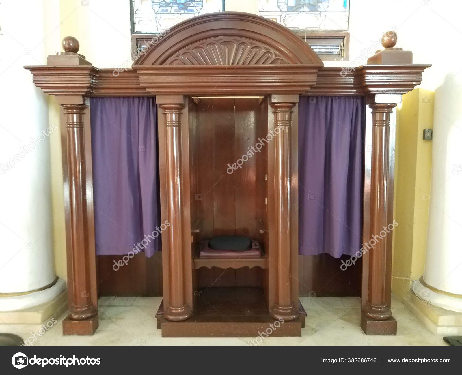 Brown Wood Confession Booth Purple Curtain Black Cushion — Stock Photo