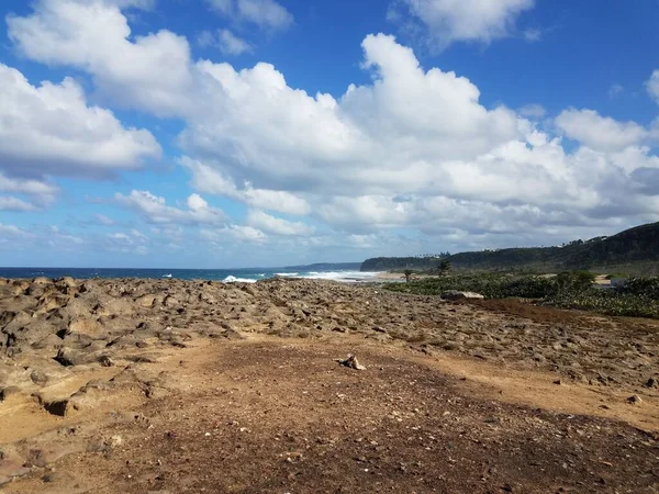 Küste Mit Felsiger Küste Mit Wellen Isabela Puerto Rico — Stockfoto