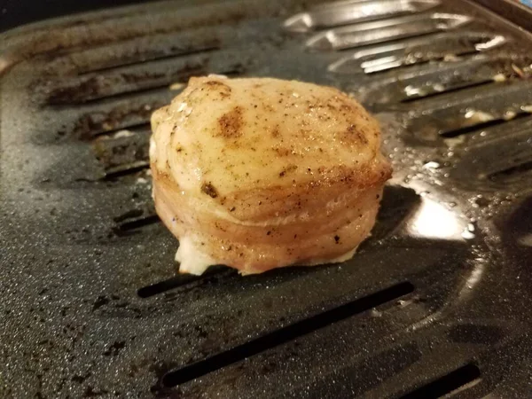 Poulet Bacon Cuits Assaisonnés Sur Plaque Pâtisserie — Photo