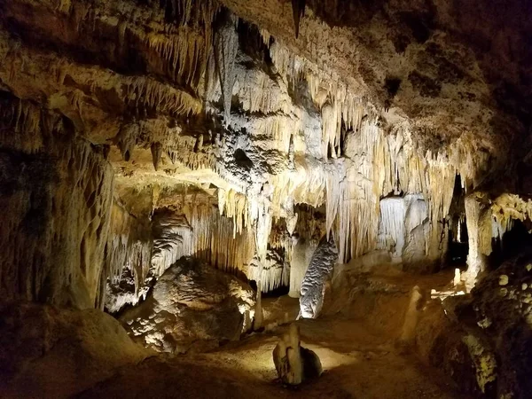 Stalactites Brunes Stalagmites Dans Une Grotte Une Caverne — Photo