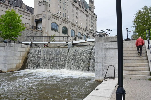 Canal Río Con Cascada Cemento Ottawa Canadá — Foto de Stock