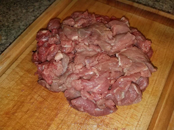 Viande Bœuf Crue Sur Planche Découper Sur Comptoir — Photo