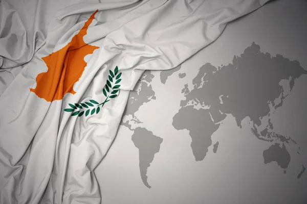 Sventolando Colorata Bandiera Nazionale Cipro Uno Sfondo Grigio Mappa Del — Foto Stock