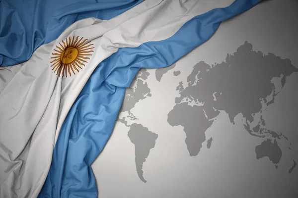 Ondeando Colorida Bandera Nacional Argentina Sobre Fondo Gris Del Mapa — Foto de Stock