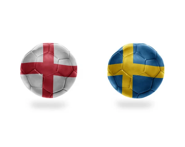Μπάλες Ποδοσφαίρου Εθνικές Σημαίες Της Αγγλίας Και Της Sweden Isolated — Φωτογραφία Αρχείου