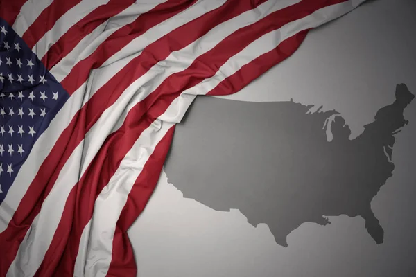 Waving Colorful National Flag United States America Gray Map Background — Stock Photo, Image