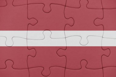 Letonya ulusal bayrak ile bulmaca.