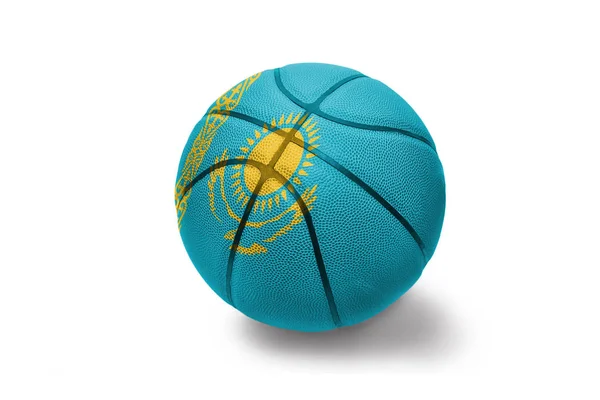 Pelota de baloncesto con la bandera nacional de Kazajstán sobre el fondo blanco —  Fotos de Stock