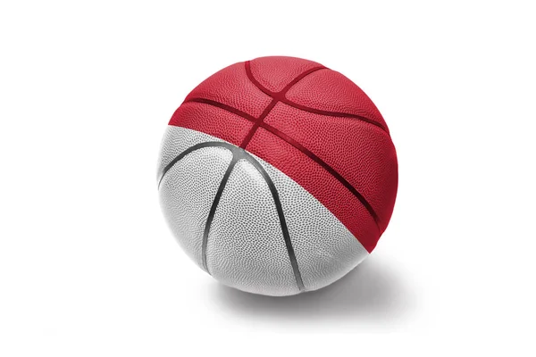 Basketballball mit der Nationalflagge von Monaco auf weißem Hintergrund — Stockfoto