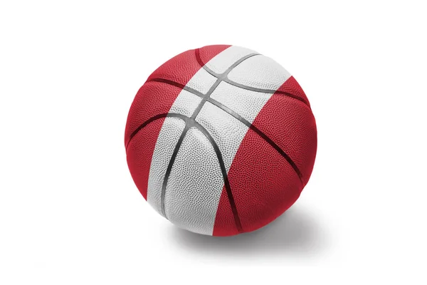 Basketbalová koule s národní vlajkou Peru na bílém pozadí — Stock fotografie
