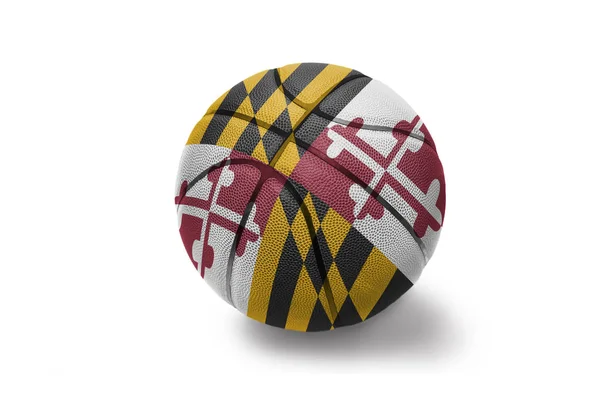 Basketbal bal met de vlag van Maryland staat op de witte achtergrond — Stockfoto