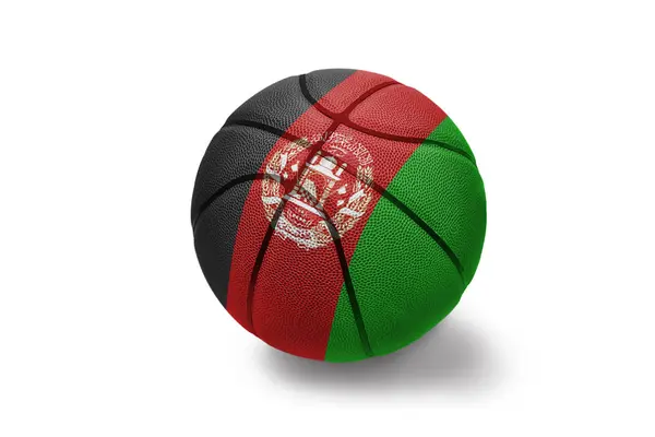 Basketbal bal met de nationale vlag van Afghanistan op de witte achtergrond — Stockfoto