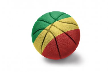 beyaz arka plan üzerinde Kongo Cumhuriyeti ulusal bayrağı ile basketbol topu