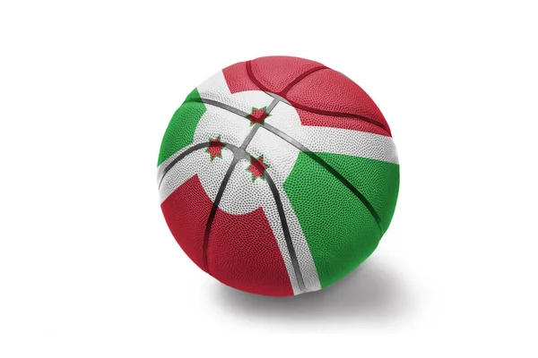Piłka do koszykówki z flagą narodową Burundi na białym tle — Zdjęcie stockowe