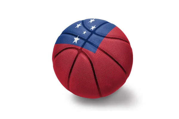 Basketbal bal met de nationale vlag van Samoa op de witte achtergrond — Stockfoto