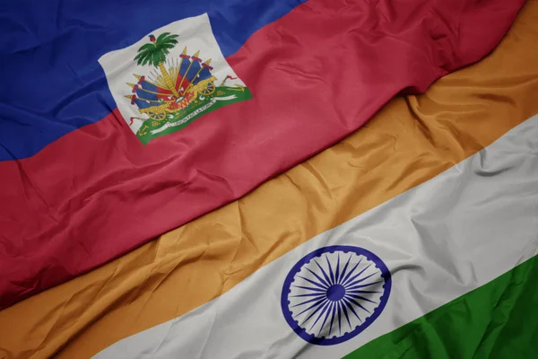 Με πολύχρωμη σημαία της Ινδίας και της εθνικής σημαίας της Αϊτής. — Φωτογραφία Αρχείου