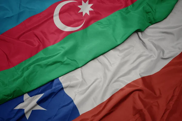チリのカラフルな旗とアゼルバイジャンの国旗を振る. — ストック写真