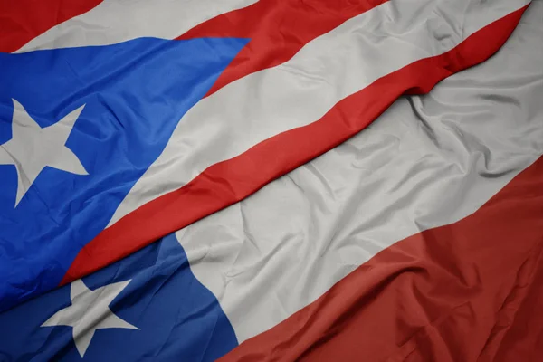 Şili ve porto riko ulusal bayrağı renkli bayrak sallayarak. — Stok fotoğraf