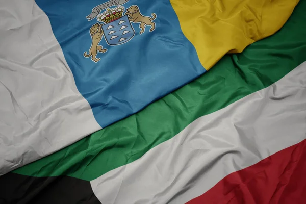 És a Kanári-szigetek nemzeti zászlaja. — Stock Fotó