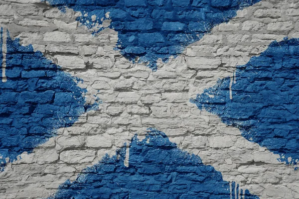 Colorato Dipinto Grande Bandiera Nazionale Della Scozia Massiccio Muro Mattoni — Foto Stock
