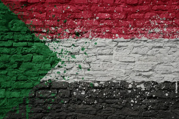 Colorato Dipinto Grande Bandiera Nazionale Del Sudan Massiccio Muro Mattoni — Foto Stock