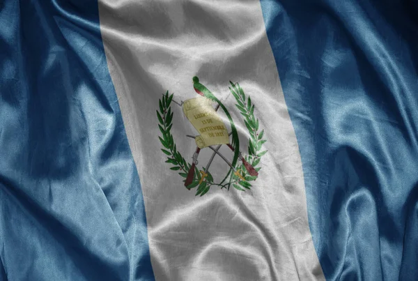 Κυματίζει Πολύχρωμο Λαμπερό Μεγάλη Εθνική Σημαία Της Guatemala Μεταξένια Υφή — Φωτογραφία Αρχείου