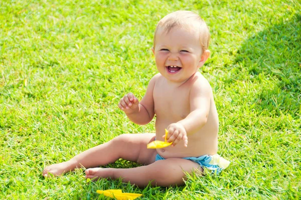 Fun Mood Cute Little Girl Sitting Grass Sunny Summer Day — Stock Photo, Image