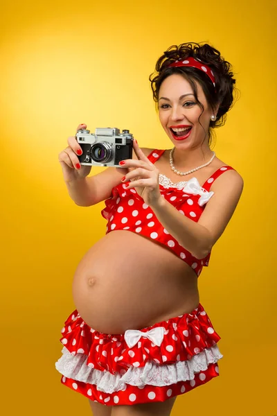 Estudio Retro Estilo Pin Una Mujer Embarazada Con Cámaras Foto — Foto de Stock