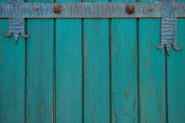 Zielony Kolor Stare Drewniane Drzwi Kutego Metalu — Zdjęcie stockowe