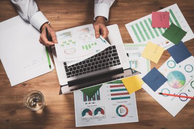 Grafik iş finansal veri analizi grafiği.