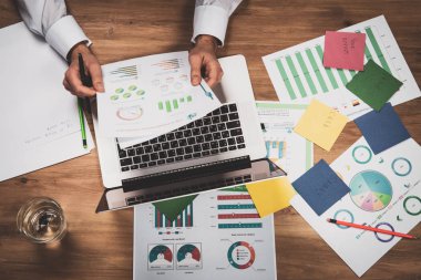 Grafik iş finansal veri analizi grafiği.