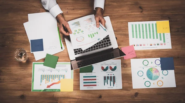 Grafik iş finansal veri analizi grafiği.