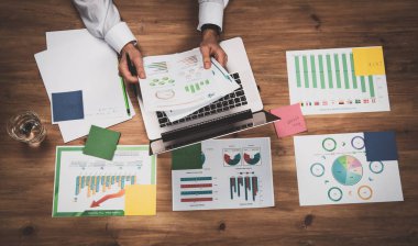 Grafik iş finansal veri analizi grafiği.