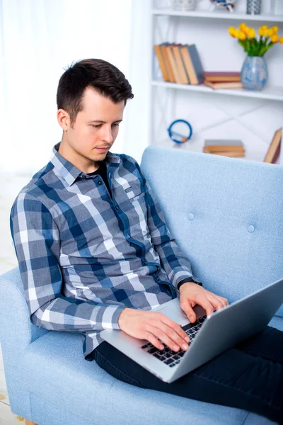 Young Attractive Guy Man Browsing His Laptop Sitting Home Cozy — Stock Photo, Image