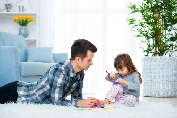 Padre Figlia Piccola Avendo Tempo Famiglia Qualità Insieme Casa Papà — Foto Stock