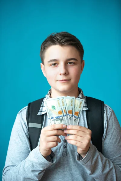 Cash loan, first easy money and spending money. The boy teenager — Stock Photo, Image