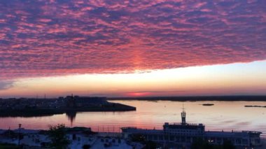Nizhny Novgorod 'da güzel bir bahar günü.