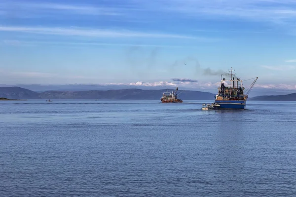 Two fishing trawlers — Stock Photo, Image